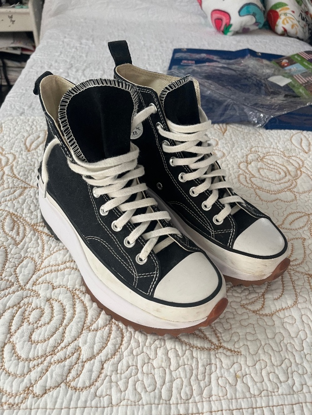 Women’s run star converse black high top size 9